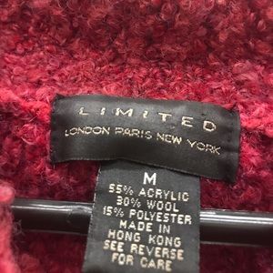 Beautiful pink rose sweater in good condition